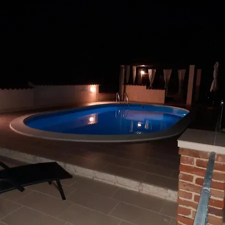 Matusan Rab شقة Kampor