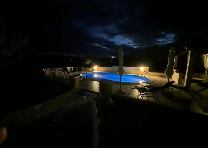 Matusan Rab 公寓 *